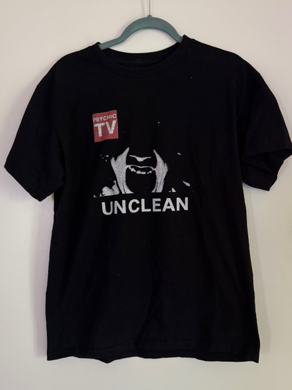 Unisex Black "UNCLEAN" Graphic Short Sleeve Tee Men’s L. GUC.